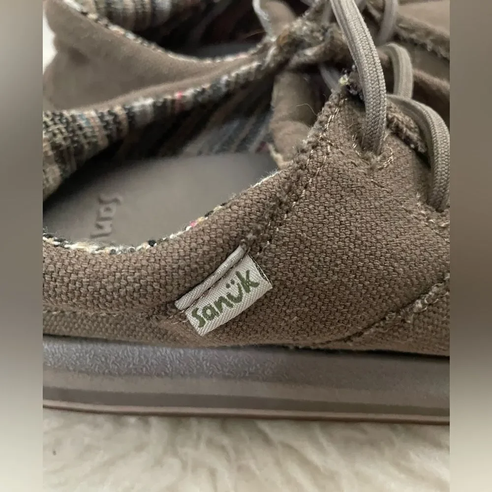 SANUK Single Fin Shoes Elastic Laces Taupe Men’s 7